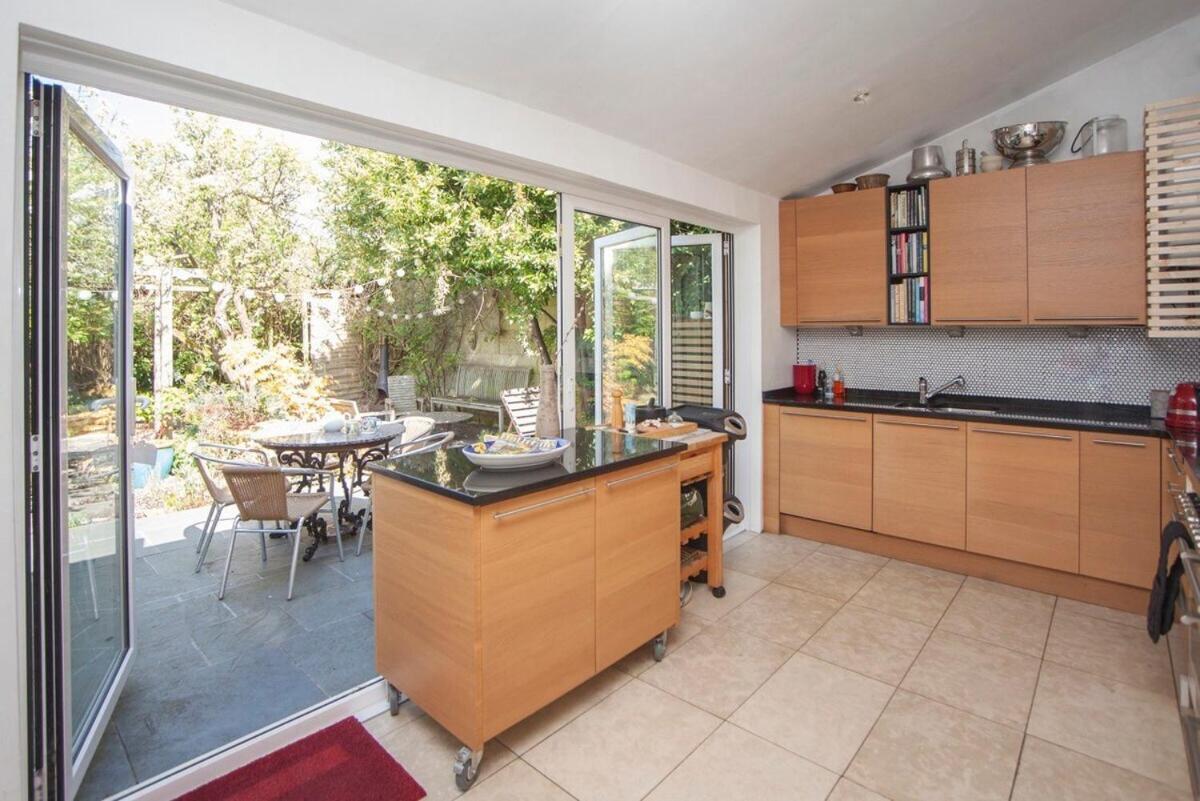 ※ Relaxing Home- Parking & Gorgeous Gardens Bath Buitenkant foto
