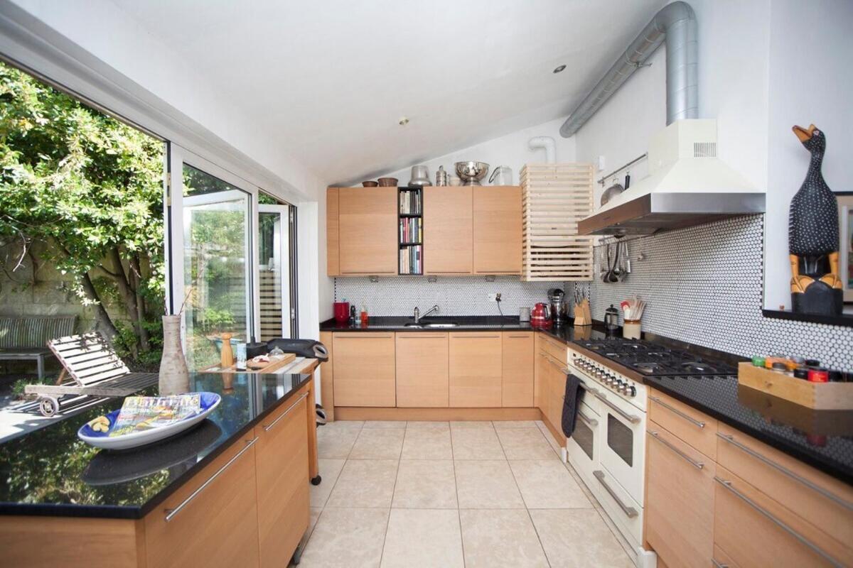 ※ Relaxing Home- Parking & Gorgeous Gardens Bath Buitenkant foto